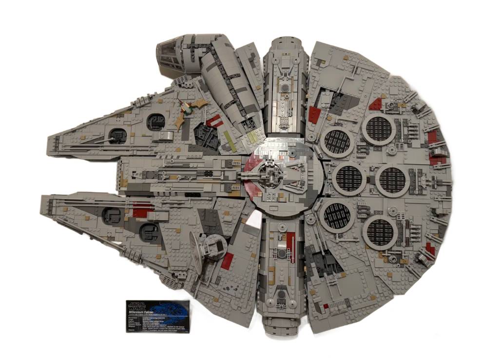 Podstawka dedykowana do LEGO Star Wars 75105 / Sokół Millennium Falcon