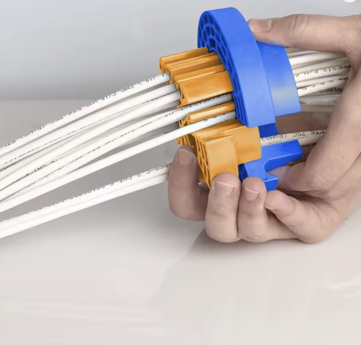 ORGANIZER WIĄZEK KABLI GRZEBIEŃ KABLOWY CZESAK DO KABLI Sieciowych 10 cm - obrazek 6