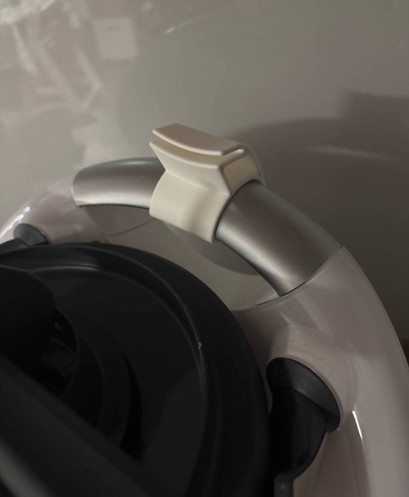 Praktyczny uchwyt na pokrywę Thermomix TM5 / TM6 - obrazek 3
