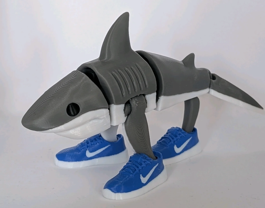 Figurka TRALALERO TRALALA Rekin Tik Tok Viral Brainrot - obrazek 4