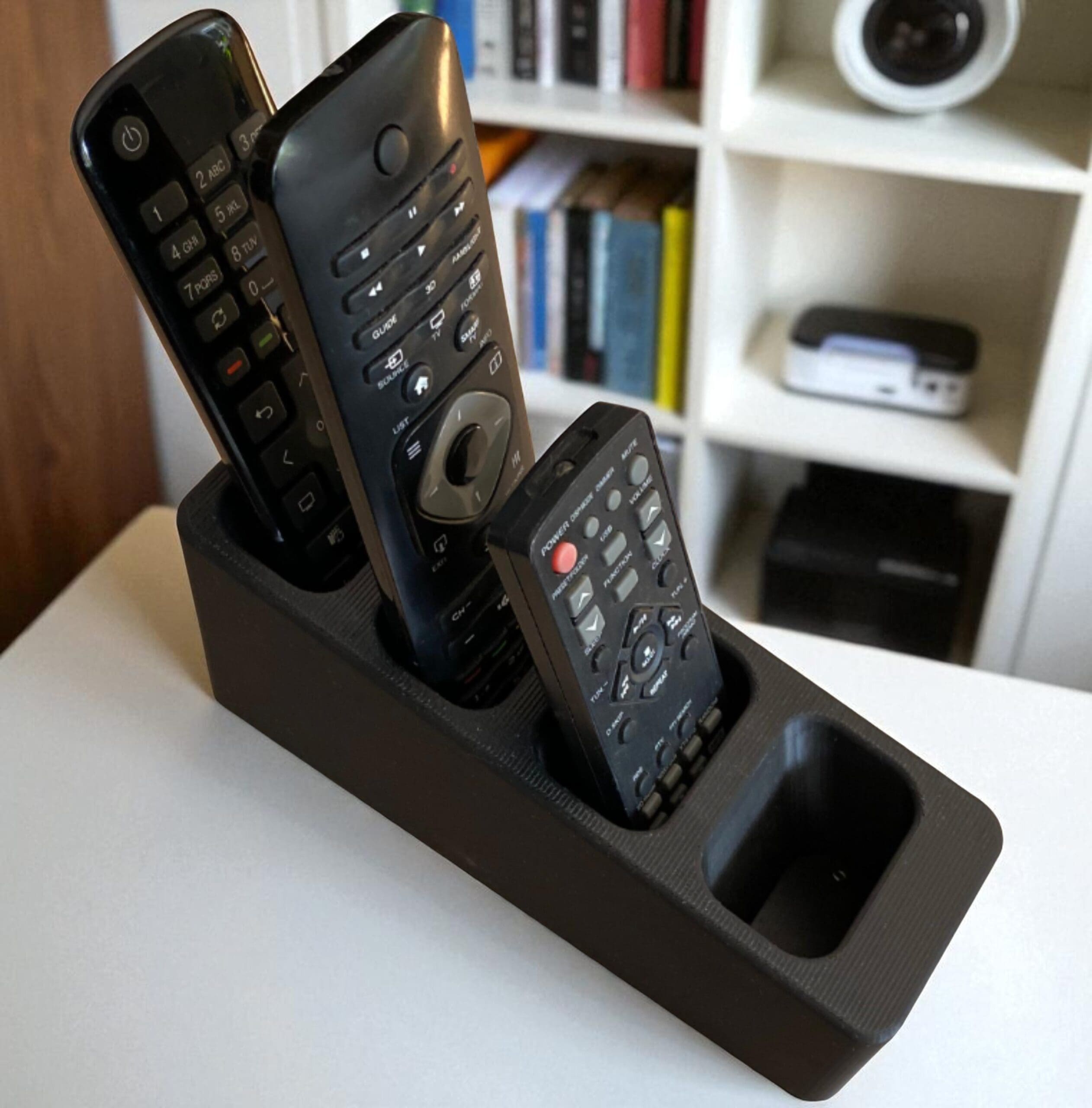 Organizer na piloty – stojak 3D na piloty do TV, dekodera i innych urządzeń - obrazek 5