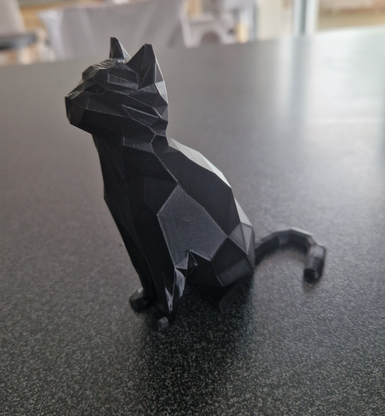 Figurka Kota Low-Poly – Nowoczesna Dekoracja do Domu Styl Geometryczny - 20 cm - obrazek 2