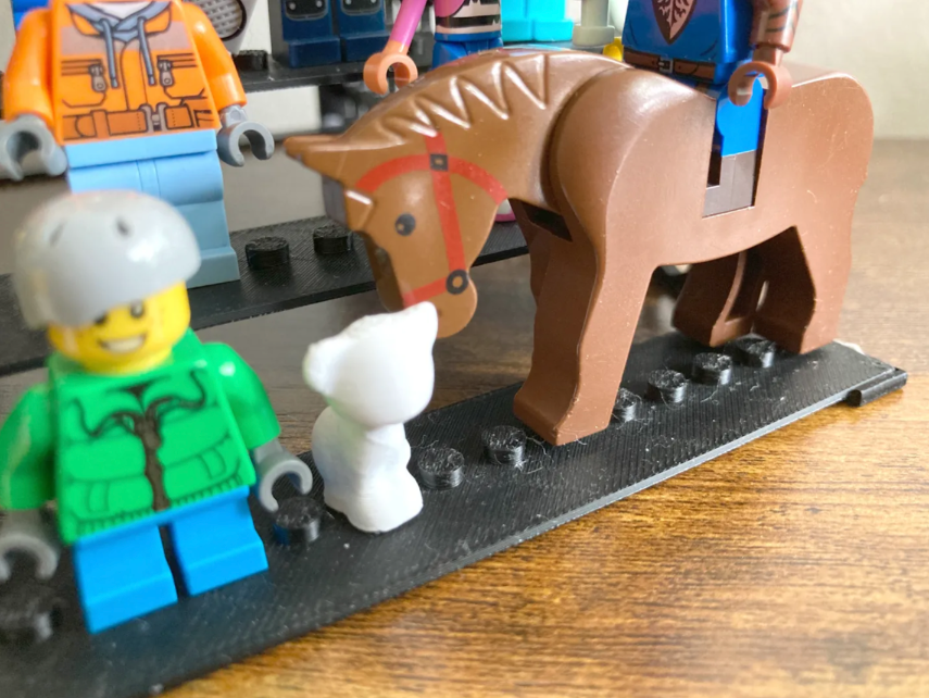 Podstawka na Minifigurki LEGO – Elegancki Stojak Display do Klocków - obrazek 5