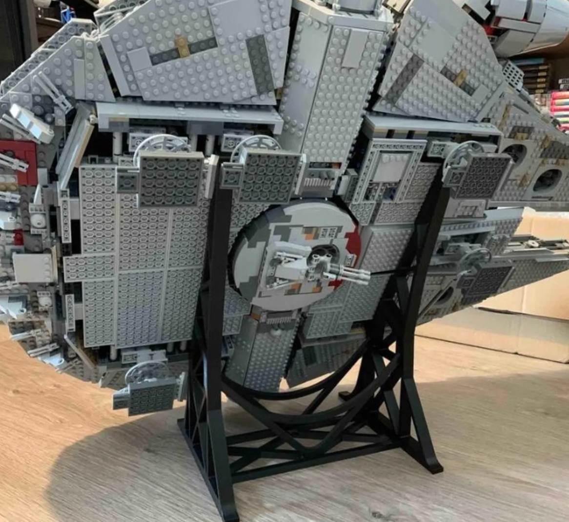 Podstawka dedykowana do LEGO Star Wars 75105 / Sokół Millennium Falcon - obrazek 3