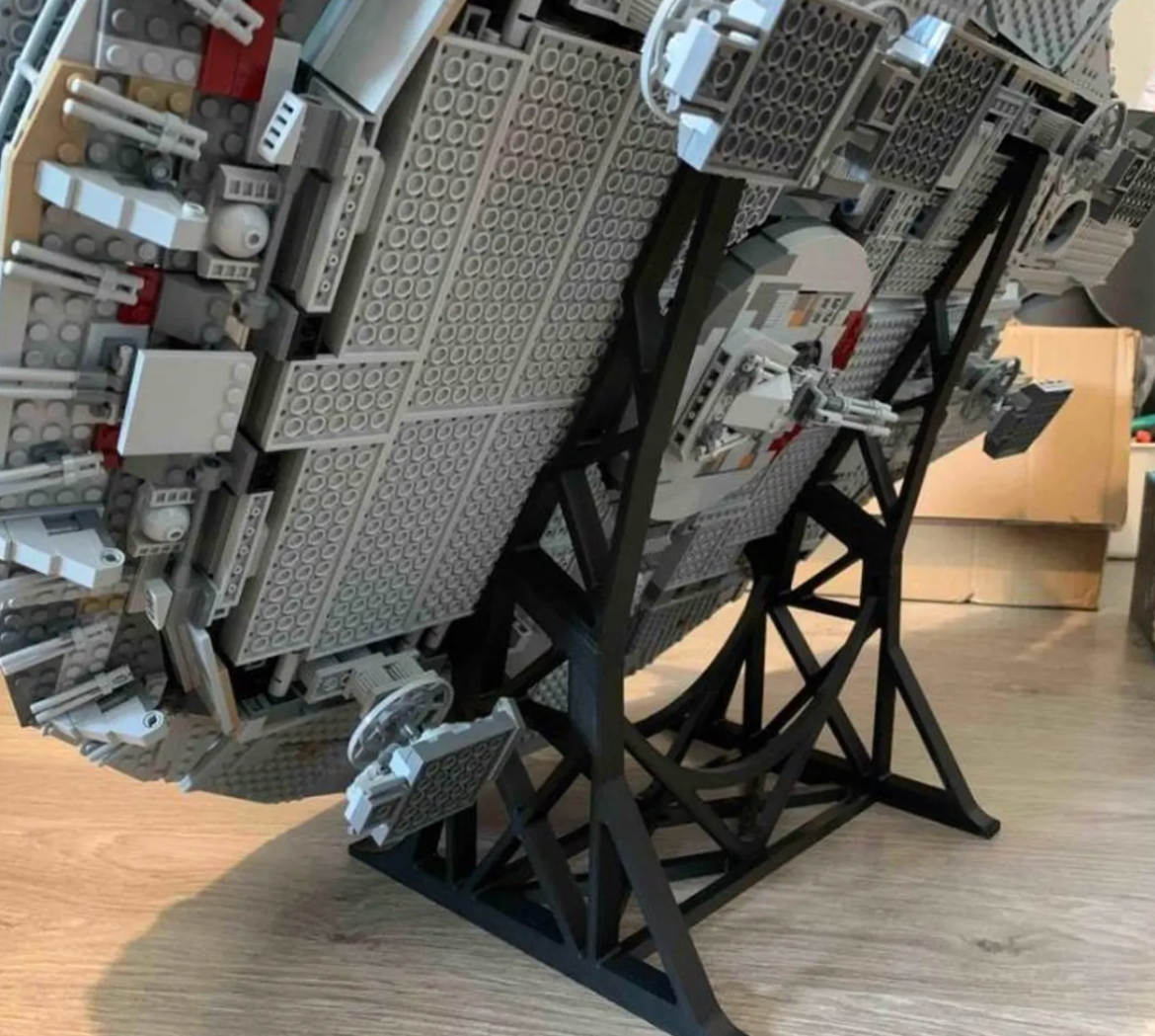 Podstawka dedykowana do LEGO Star Wars 75105 / Sokół Millennium Falcon - obrazek 5